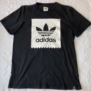 Adidas logo tee (men’s size M)